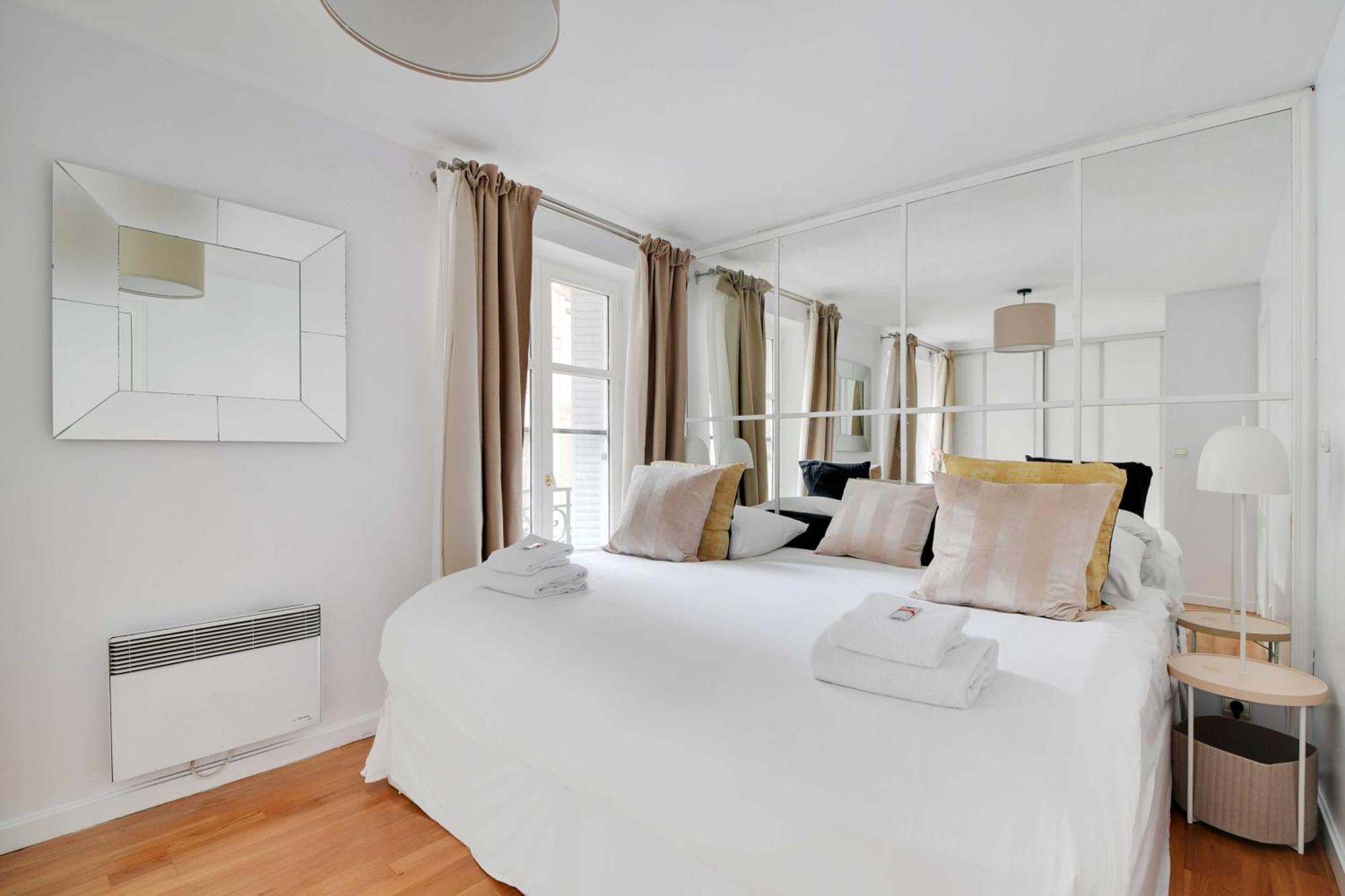 Charming -1br-4p- Arc De Triomphe